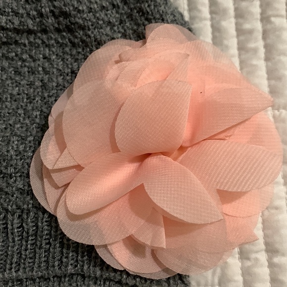 NWT Carter’s grey heather knit beanie with pink chiffon flower. - Picture 6 of 8